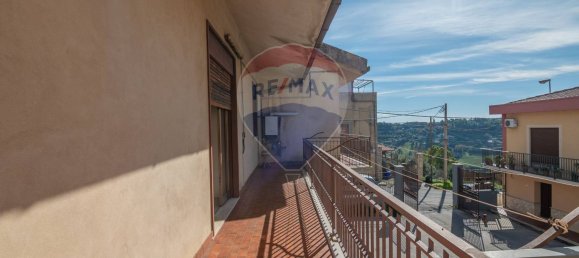 5 rooms Apartment in Caltagirone, Italy No. 79067 4
