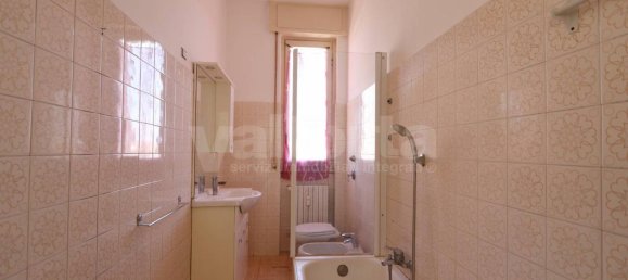 3 rooms Apartment in Monza, Italy No. 15531 19