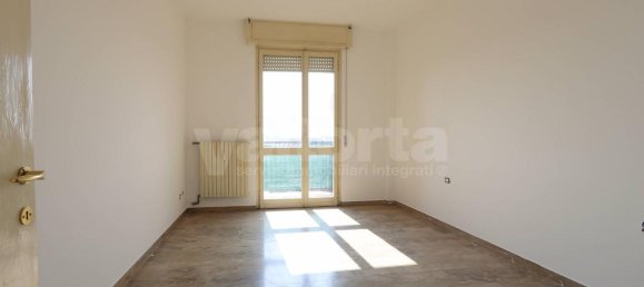 3 rooms Apartment in Monza, Italy No. 15531 15