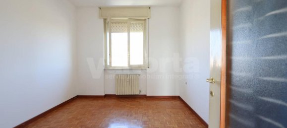 3 rooms Apartment in Monza, Italy No. 15531 12