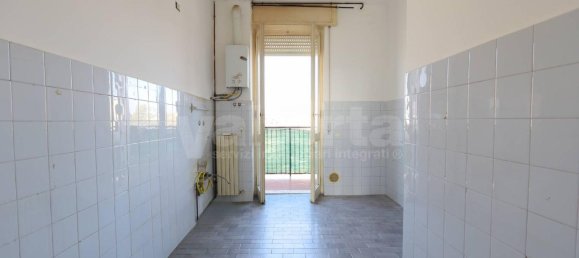 3 rooms Apartment in Monza, Italy No. 15531 11