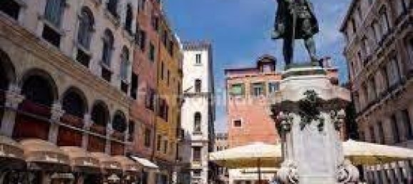 5 rooms Commercial property in Venice, Italy No. 61522 15