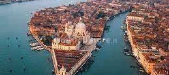 5 rooms Commercial property in Venice, Italy No. 61522 21