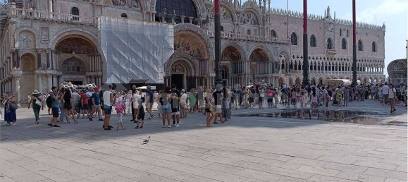 5 rooms Commercial property in Venice, Italy No. 61522 29