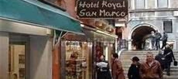 5 rooms Commercial property in Venice, Italy No. 61522 7