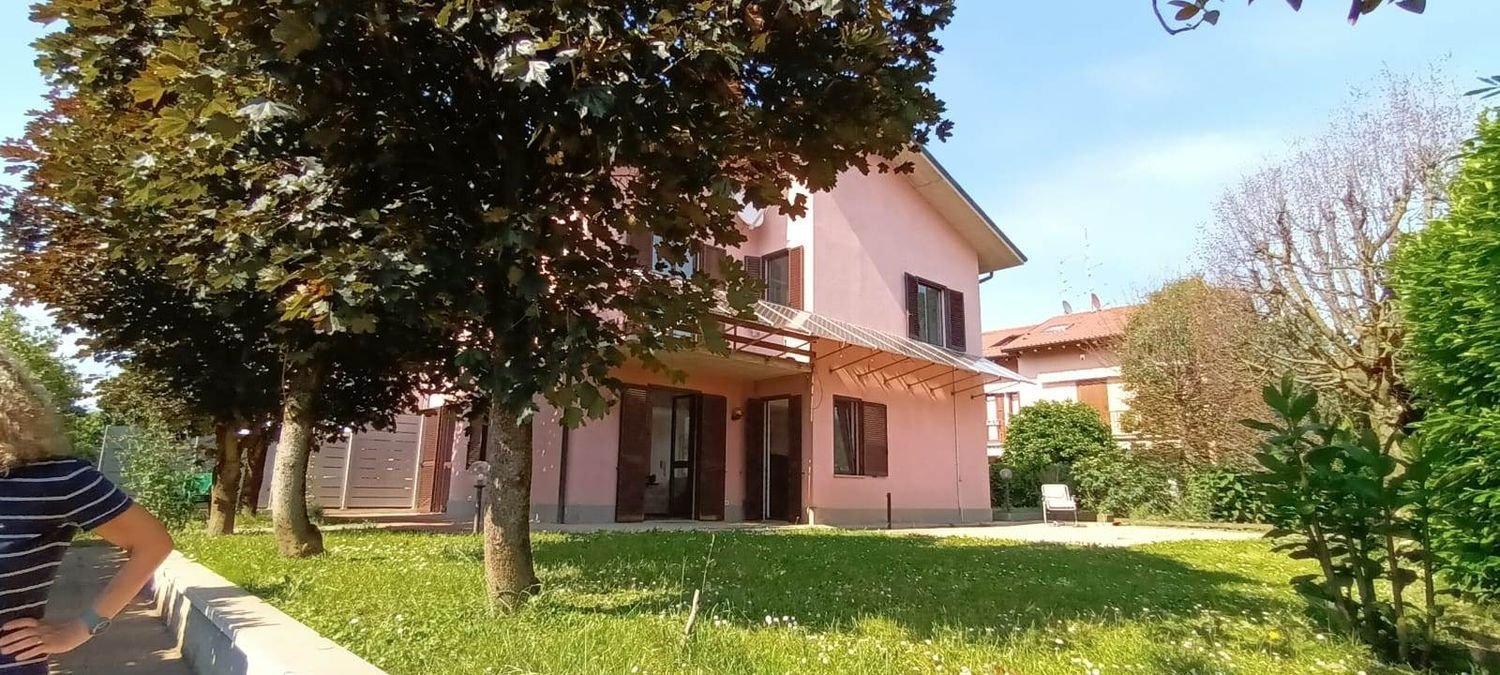 5-Zimmer Villa in Mozzo, Italy, Nr. 63501