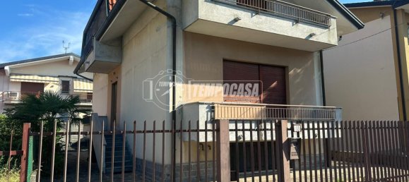 Casa de 3 divisões em Lentate sul Seveso, Italy N.º 258169 10