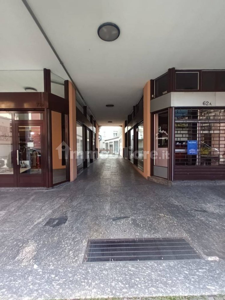 Garage in Sondrio, Italy 15m², Nr. 378982