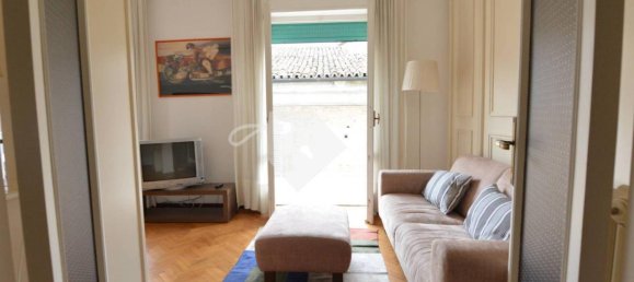 7 rooms Apartment in Macerata, Italy No. 35086 4