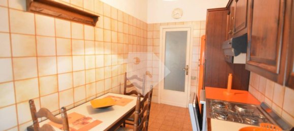 7 rooms Apartment in Macerata, Italy No. 35086 8