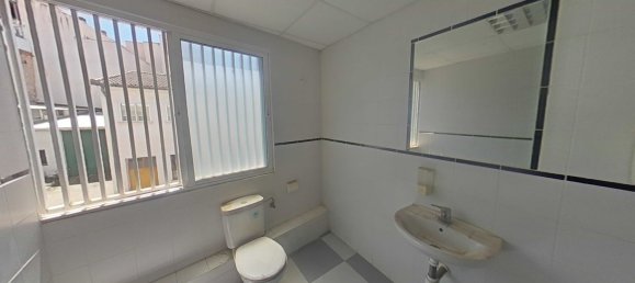 317m² Commercial property in Madrid, Spain No. 152491 3