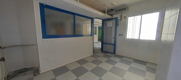 317m² Commercial property in Madrid, Spain No. 152491 19