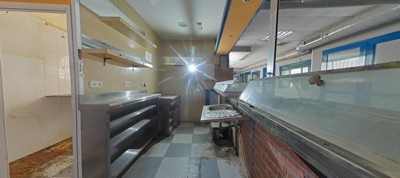 317m² Commercial property in Madrid, Spain No. 152491 44