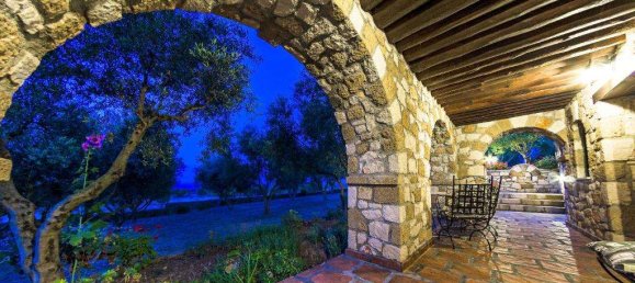 18 bedrooms Villa in Zakynthos, Greece No. 8601 23