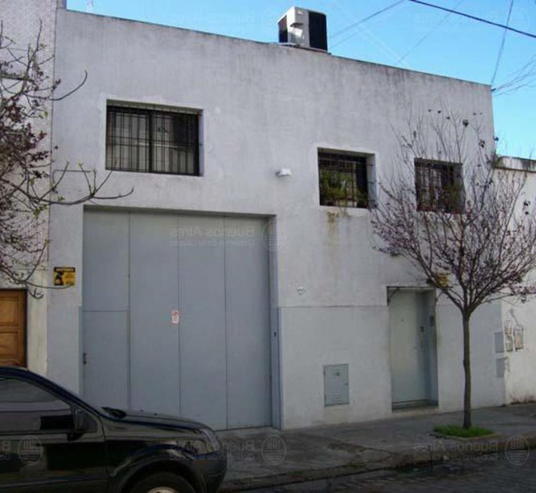 595m² Commercial property in Buenos Aires, Argentina No. 108723
