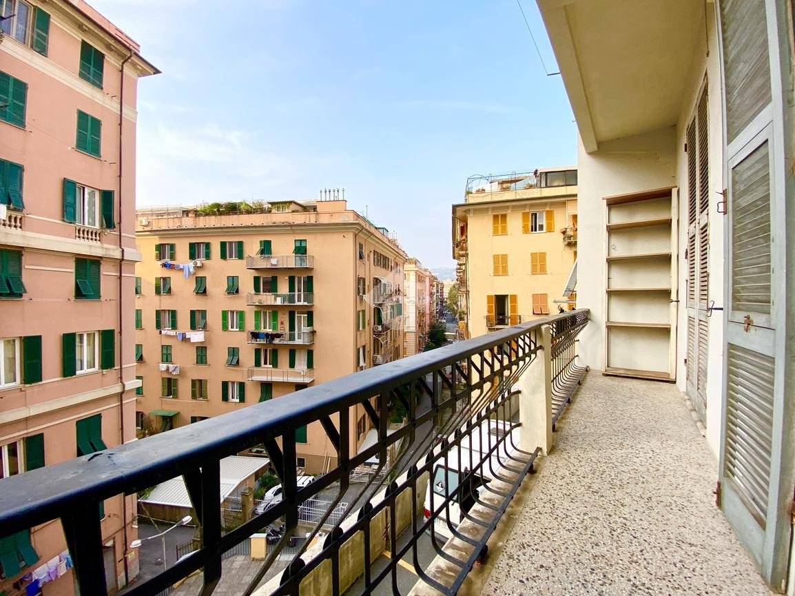 3 bedrooms Apartment in Genoa, Italy No. 117476