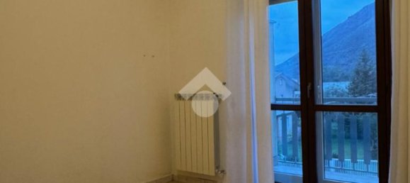 2 bedrooms Apartment in Pozzilli, Italy No. 102019 4
