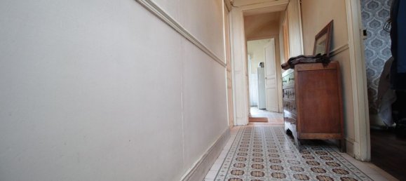 Casa de 3 dormitorios en Compiegne, France No. 55227 2