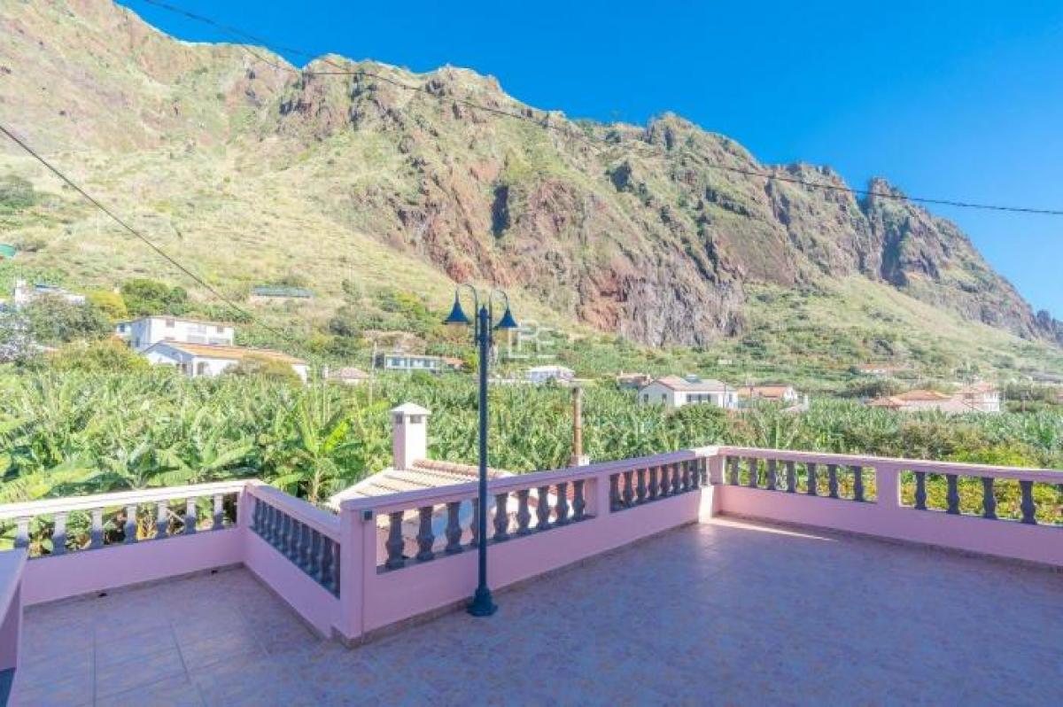 4 bedrooms Villa in Calheta, Portugal No. 479