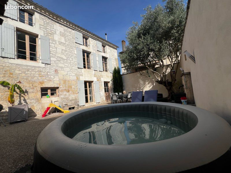 5 bedrooms House in Taillebourg, France No. 338894