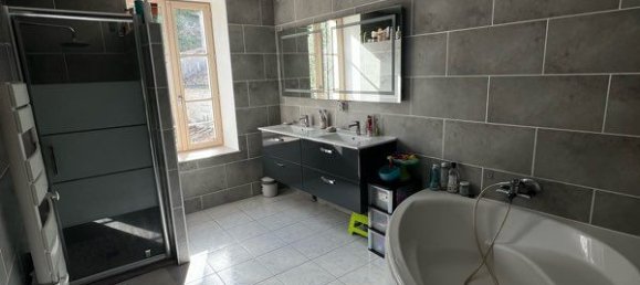 5 bedrooms House in Taillebourg, France No. 338894 3