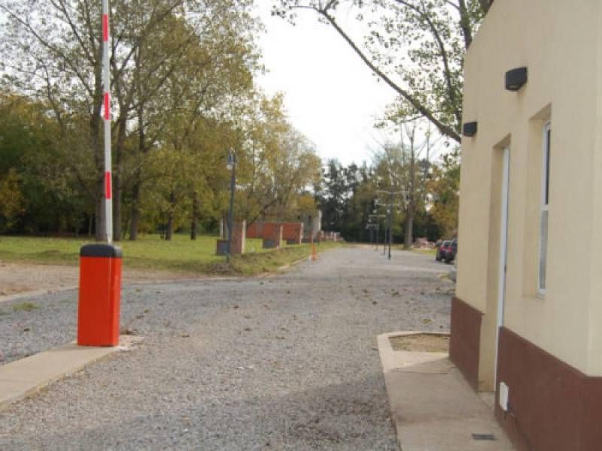  Land in Tigre, Argentina No. 30725