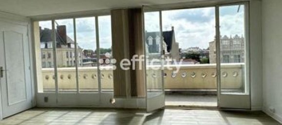 1 bedroom Apartment in Valenciennes, France No. 281491 2