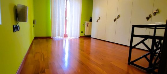 Villa de 4 divisões em Locate di Triulzi, Italy N.º 24814 24