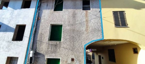 2 bedrooms Apartment in Udine, Italy No. 379115 3