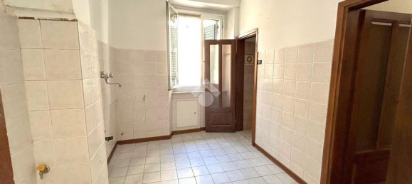 2 rooms Apartment in Genoa, Italy No. 102820 12