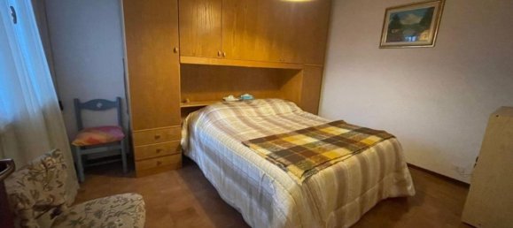 2 rooms Apartment in Carrara, Italy No. 27372 5