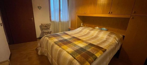 2 rooms Apartment in Carrara, Italy No. 27372 4