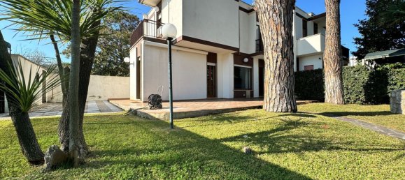 5 rooms Villa in Terracina, Italy No. 29804 8