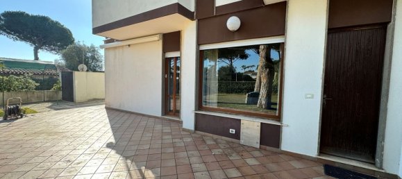 5 rooms Villa in Terracina, Italy No. 29804 9
