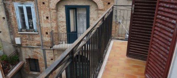 Квартира с 5 комнатами в Бизиньяно, Италия № 154738 2