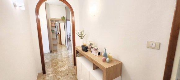 Apartamento de 4 dormitorios en Verona, Italy No. 378284 8