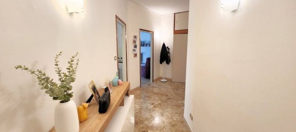 Apartamento de 4 dormitorios en Verona, Italy No. 378284 9
