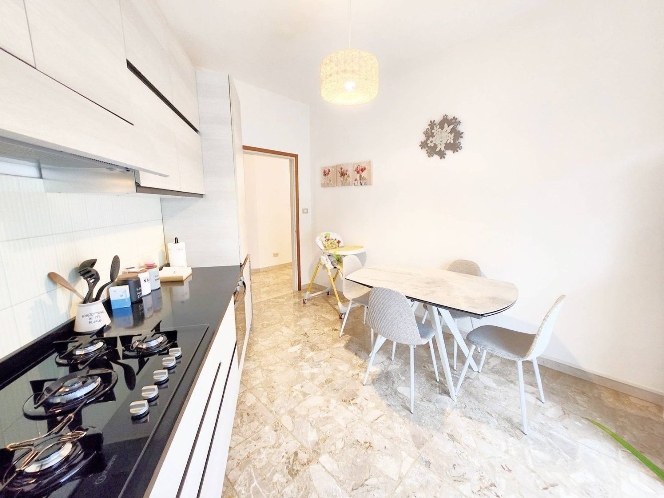 Apartamento de 4 dormitorios en Verona, Italy No. 378284