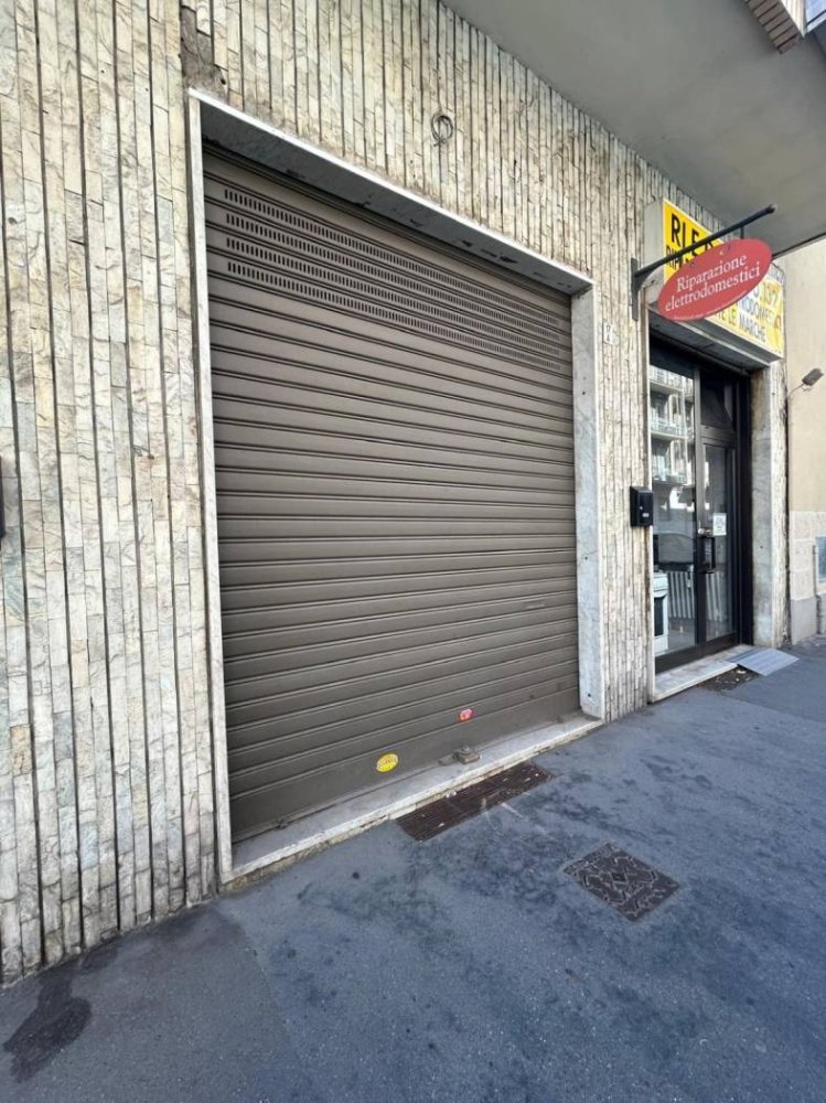 1 room Commercial property in Turin, Italy No. 272563