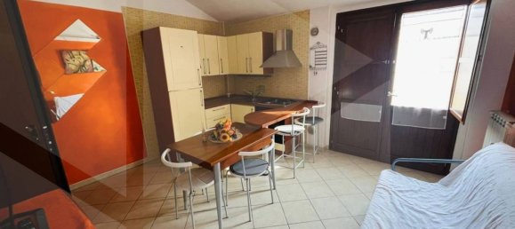 3 rooms Apartment in Termoli, Italy No. 20549 3