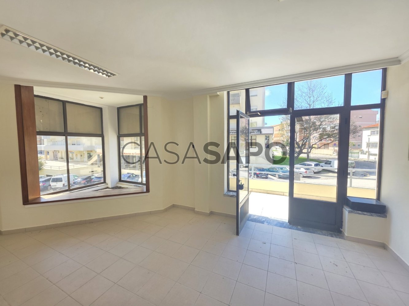 68m² Commercial property in Figueira da Foz, Portugal No. 194080