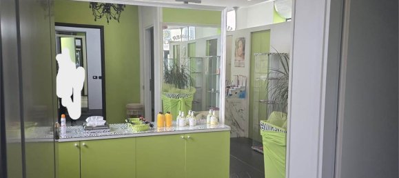 Коммерческая недвижимость с 1 комнатой в Комо, Италия № 137079 2