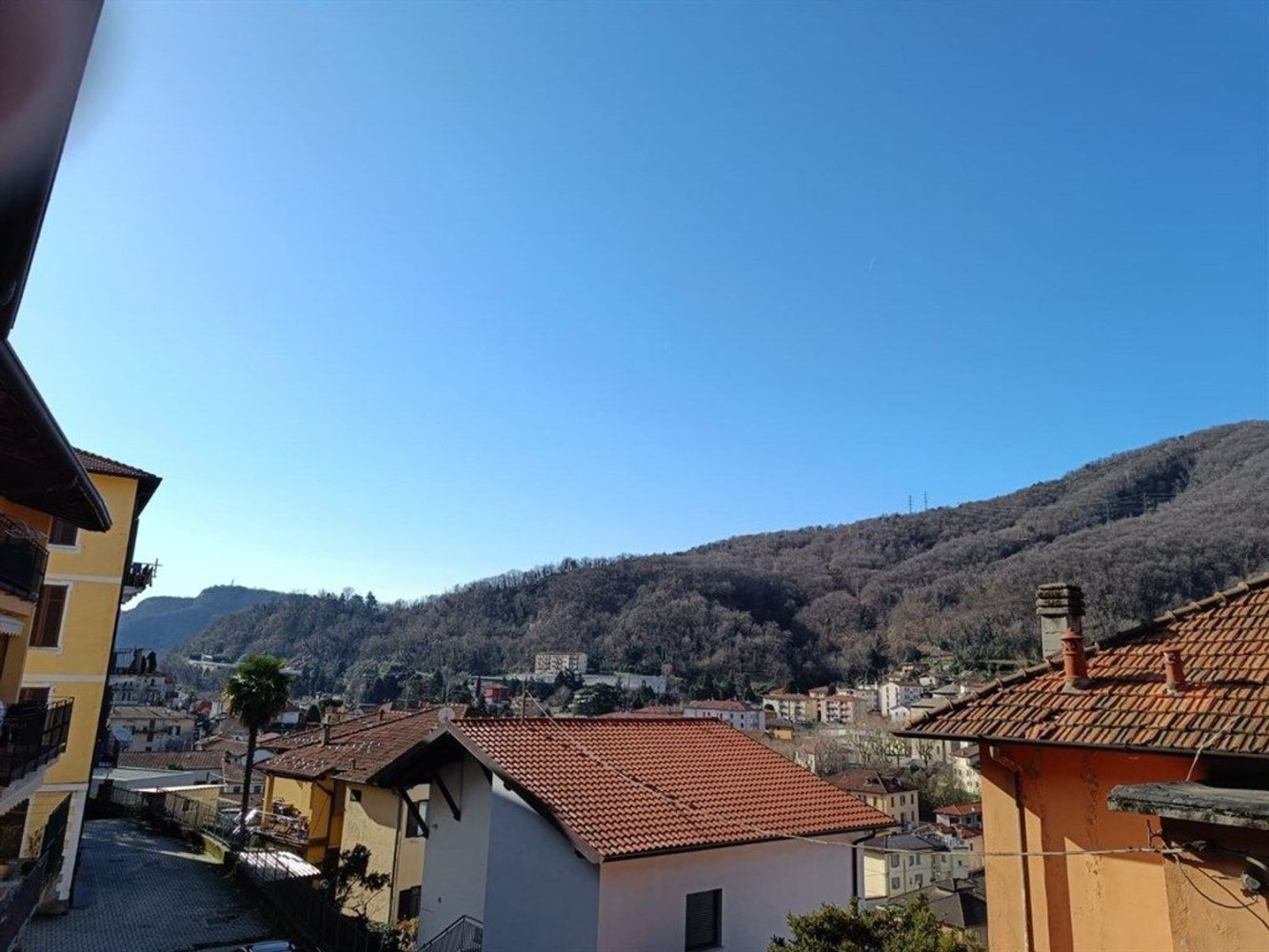 3 rooms Apartment in Como, Italy No. 4025