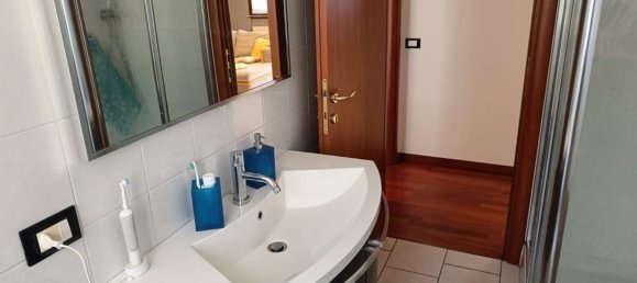 3 rooms Apartment in Como, Italy No. 4025 14