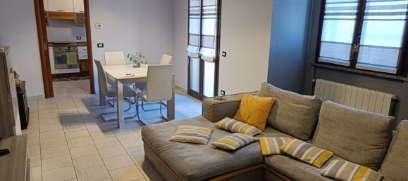 3 rooms Apartment in Como, Italy No. 4025 4