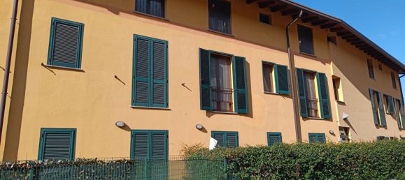 3 rooms Apartment in Como, Italy No. 4025 2