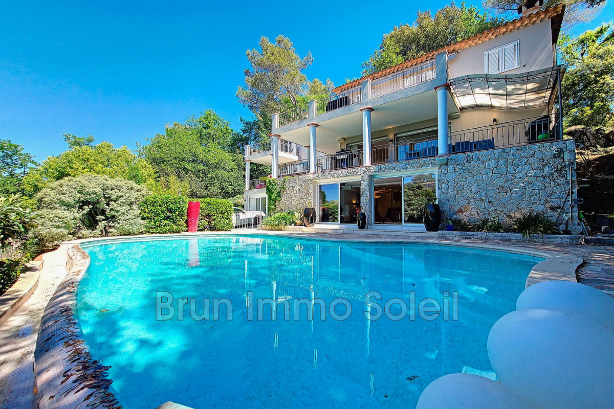 9 rooms House in Roquefort-les-Pins, France No. 339459