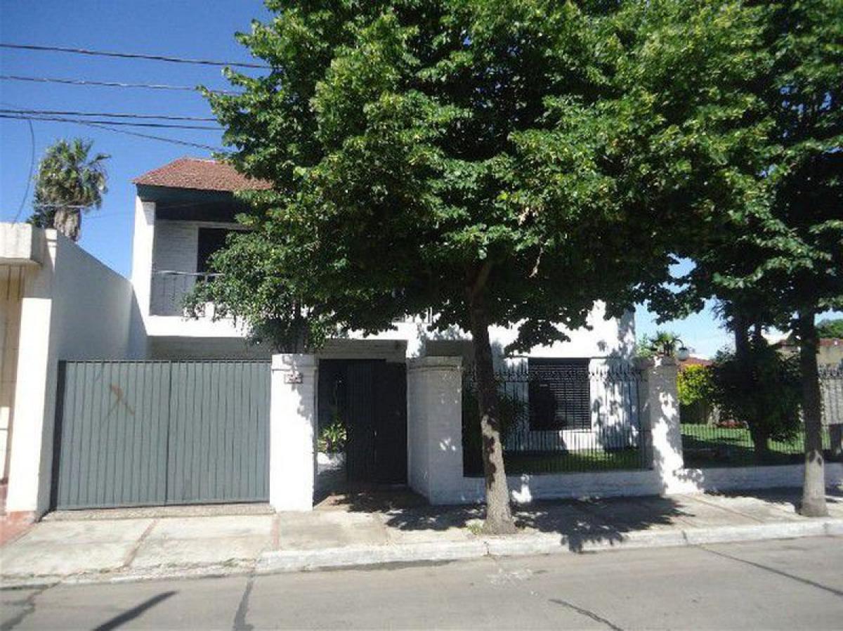 6 bedrooms House in Merlo, Argentina No. 7626