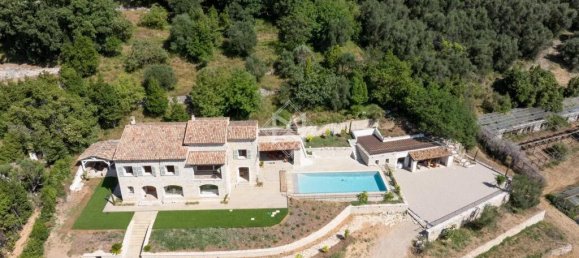 Casa de 4 dormitorios en Vence, France No. 285028 4