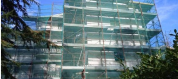 585m² Commercial property in Melfi, Italy No. 376093 11